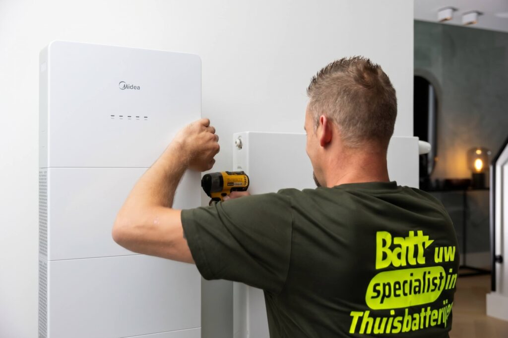 15 Kwh Midea Thuisbatterij Met 8 Kw Omvormer (mx 1) (3 Fase) (1)